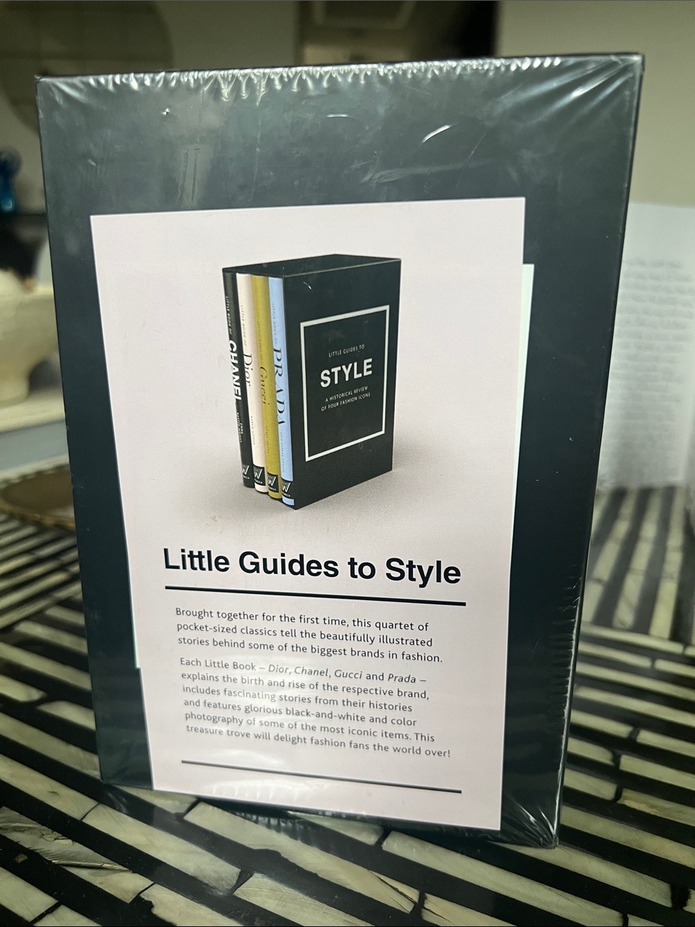 Little Guides To Style - Picture 2 of 3